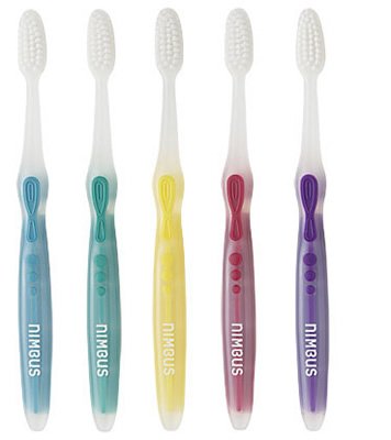 Nimbus ® tamaño Microfine ® cepillo de dientes REGULAR, paquete de 5 "varía de colores"