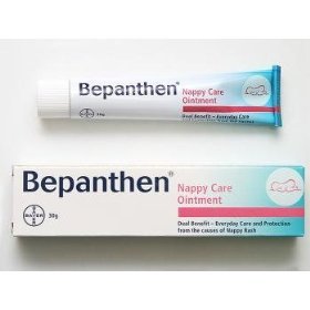 Cuidado pañales pomada Bepanthen protege contra irritantes zona pañal